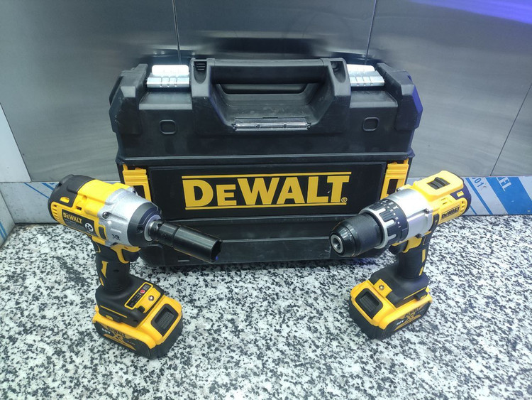 کیت ۲ عددی دریل شارژی چکشی و بکس شارژی براشلس طزح دیوالت مدل DCB115